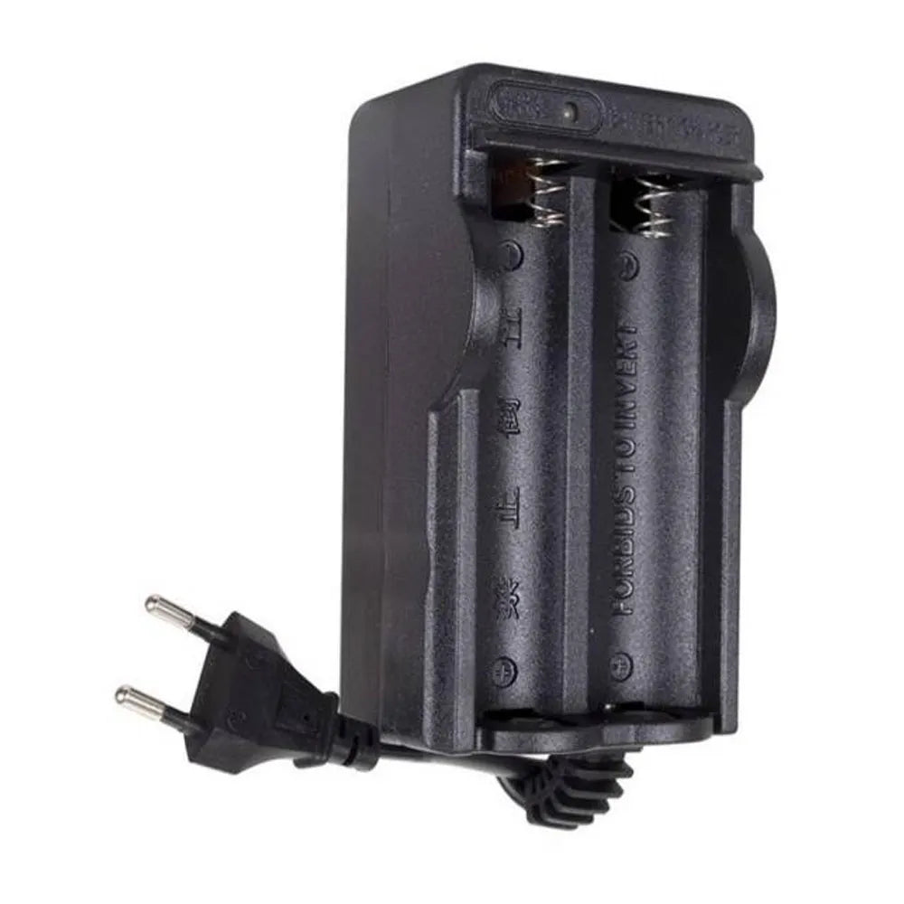 Cargador de Pilas Li-Ion Philco para 2 Pilas 18650 42PLCLT101