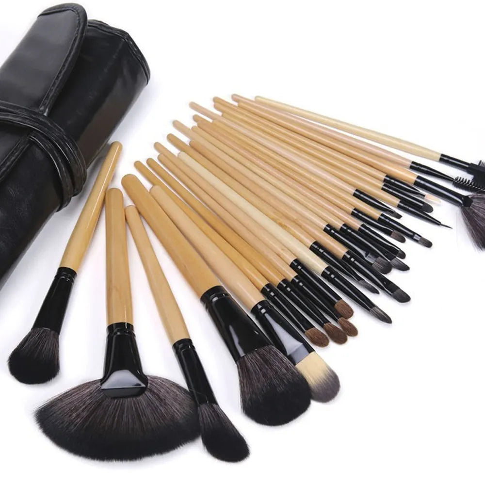 Set de 32 Brochas de Maquillaje con Estuche Color Negro