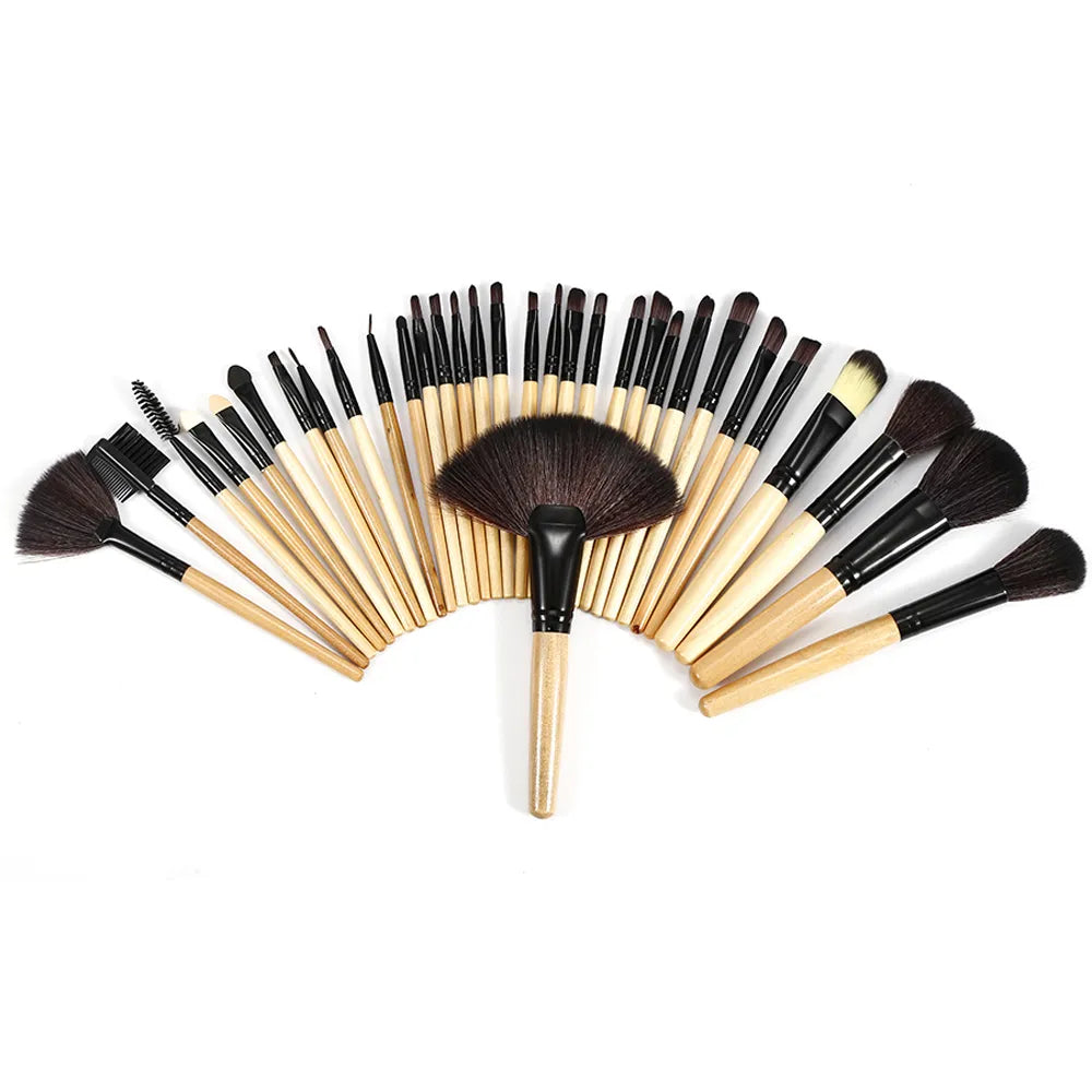 Set de 32 Brochas de Maquillaje con Estuche Color Negro